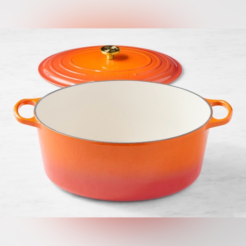 New In The Box Le Creuset Signature Enameled Cast Iron Oval Dutch Oven